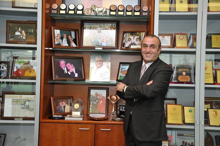 Abdurrahim Albayrak :  Samimiyeti, Çalkanl Ve Hayat Dolu Kiiliiyle  Dünyasnda Ve Spor Camiasnda z Brakt